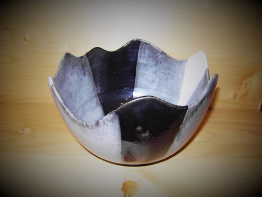 Swirl Series Bowl with Fluted Rim (I)